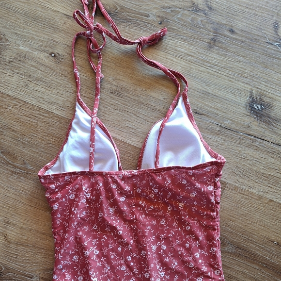 Cute Floral one piece - Picture 9 of 13